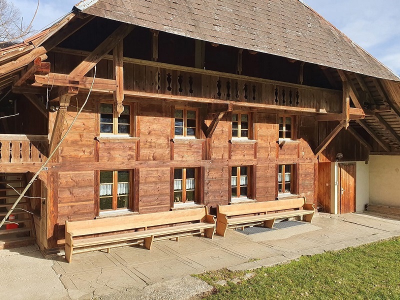 Anischt-Gruppenhaus-Melli.jpg