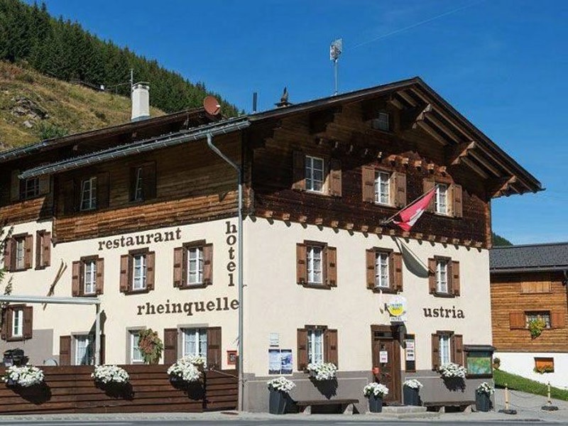 548_Rheinquelle_Hausansicht.jpg