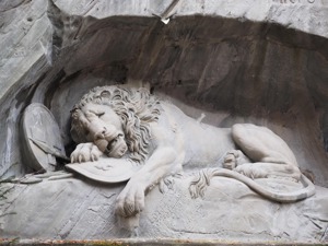 Löwendenkmal & Gletschergarten Luzern – Geschichte & coole Übernachtungstipps