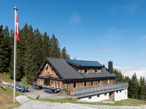 Naturfreundehaus Röthen Hausansicht Sommer