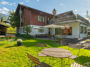 Auberge de Jeunesse Brienz Vue de la maison été